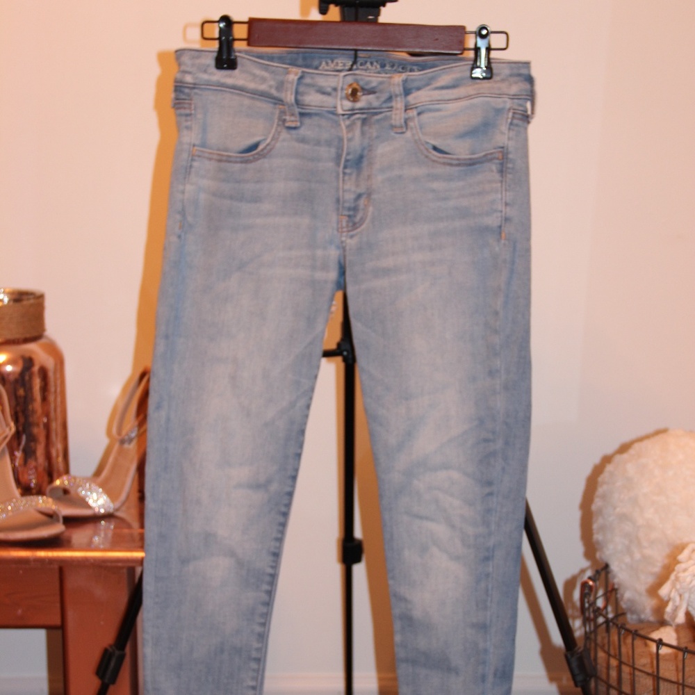 Light Wash Blue Jeans